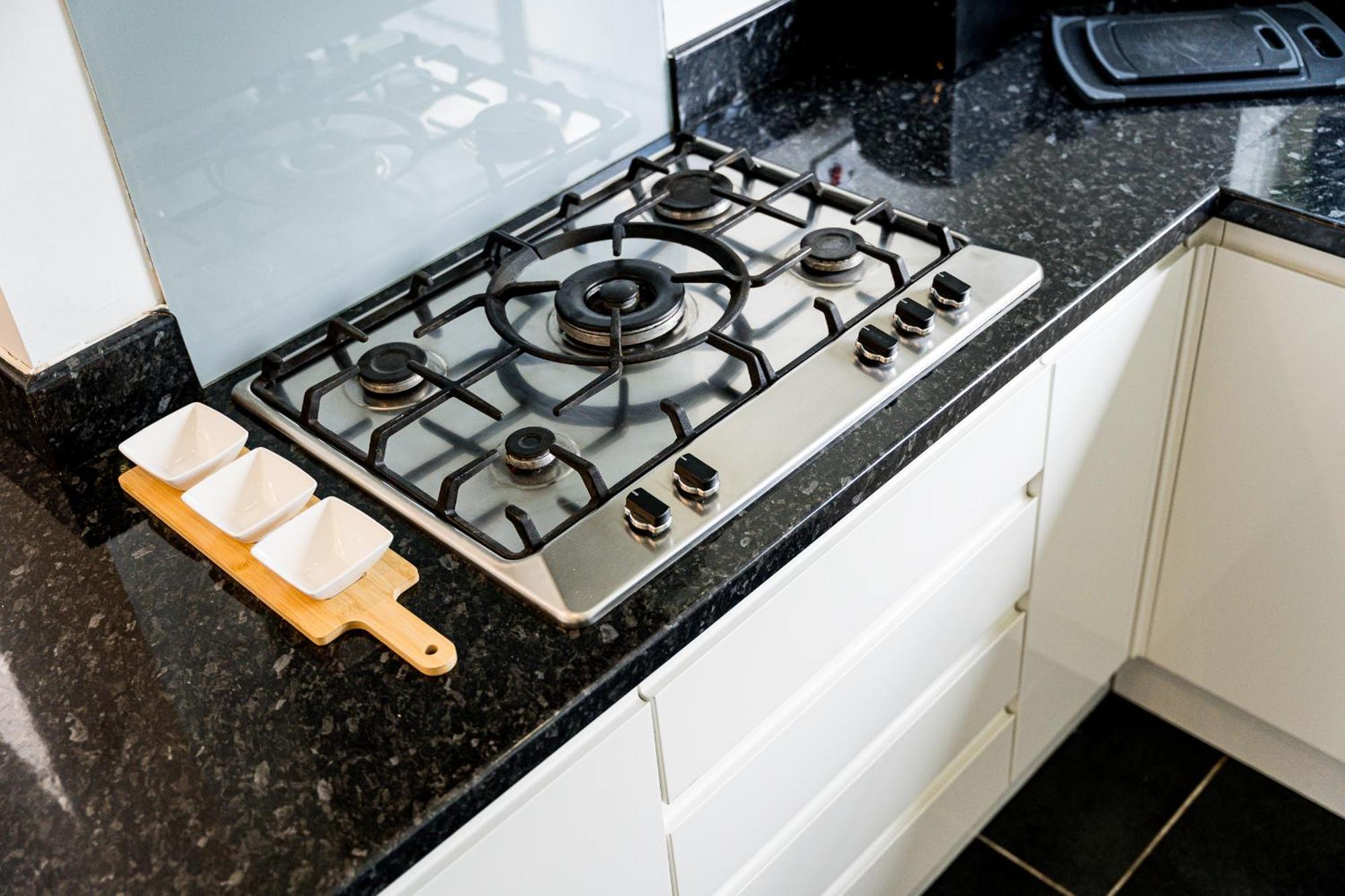 Brook Meadow House, 4 Bed House, Manchester Astley  ภายนอก รูปภาพ
